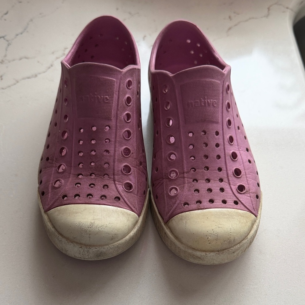 Native Kids Water Shoes - Purple and White